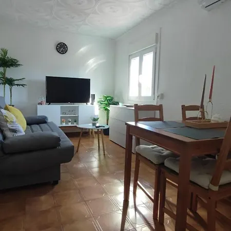 Acogedor Alojamiento En Trinitat Vella Apartamento